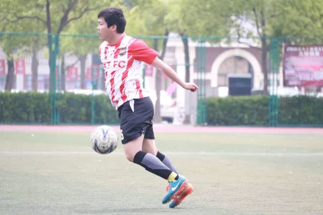 罗马主场4-0辉煌胜佛罗，马伦梅开二度